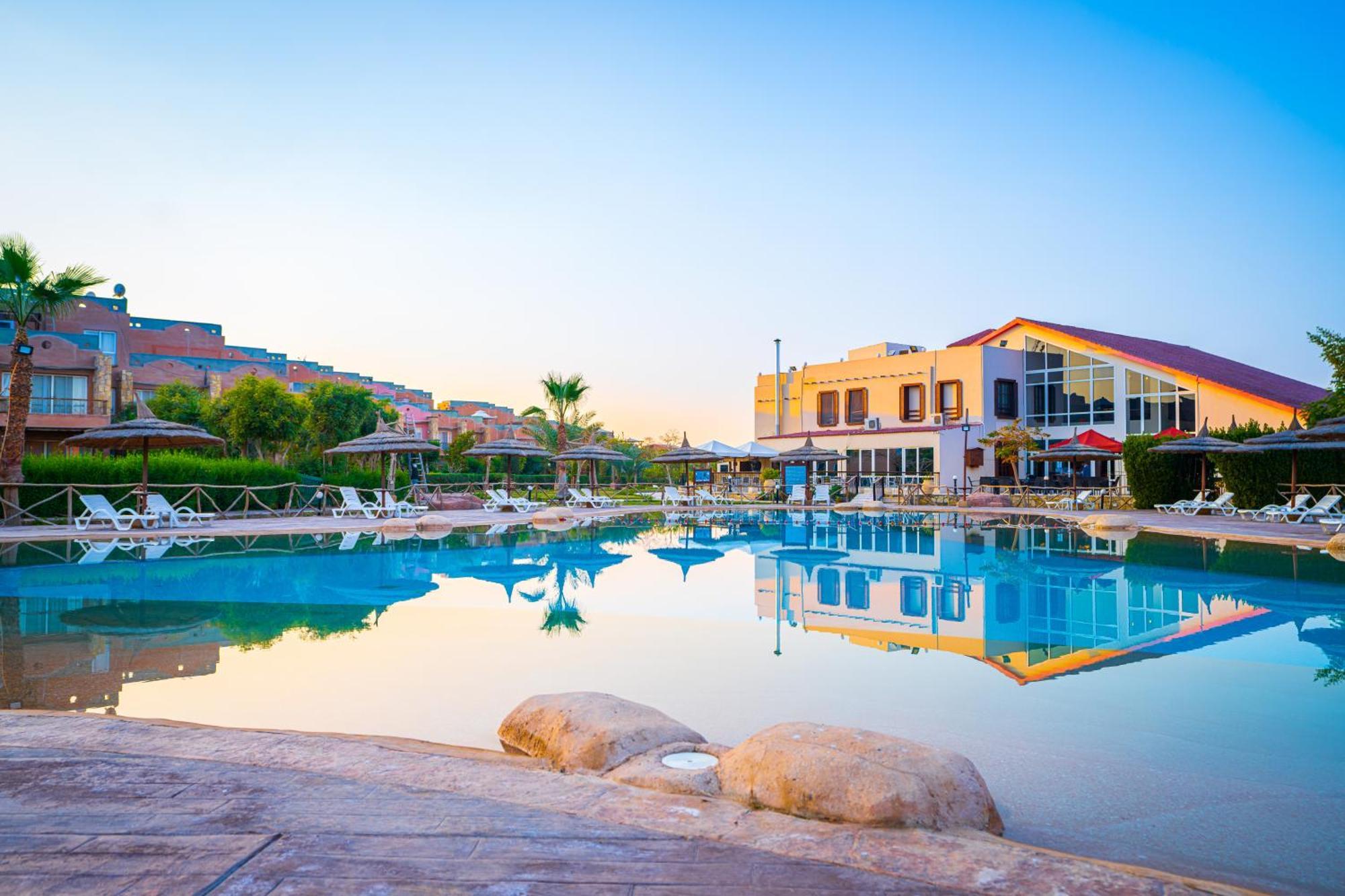 Marina Wadi Degla Hotel Ain Sukhna Dış mekan fotoğraf